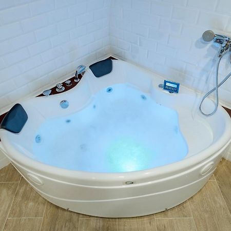 El Triangulo Del Arte - Jacuzzi Apartment Madrid Ngoại thất bức ảnh