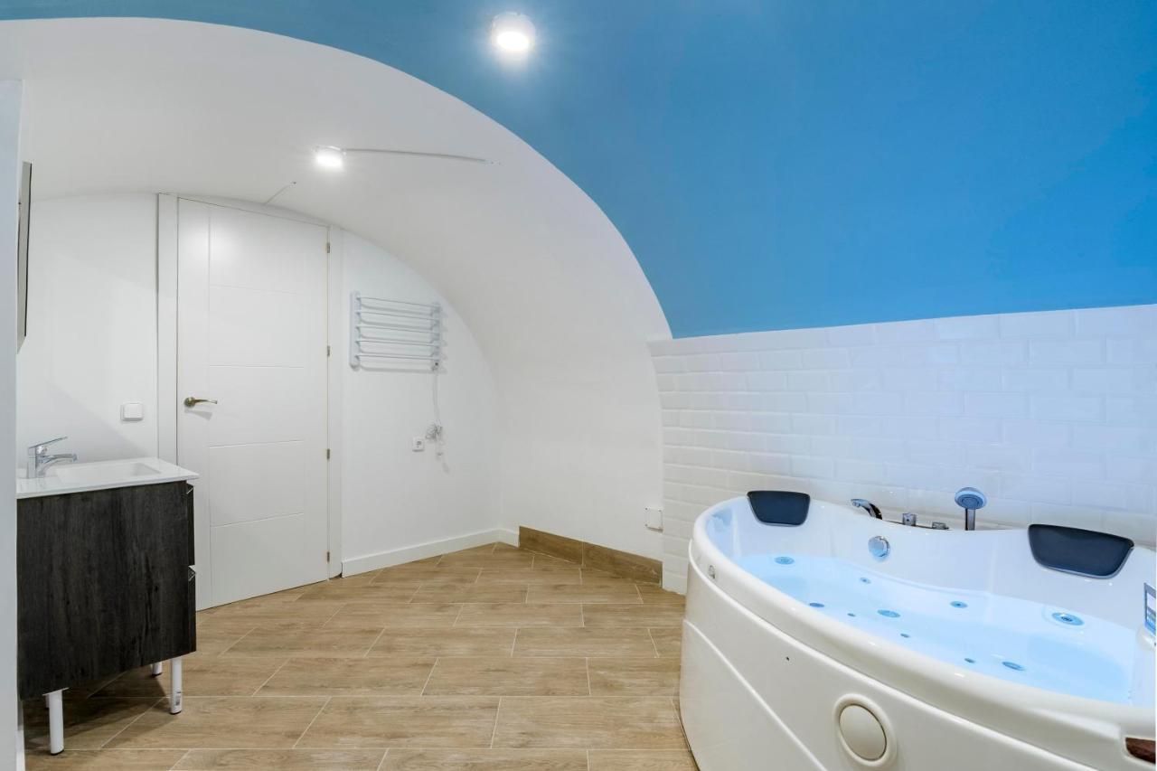El Triangulo Del Arte - Jacuzzi Apartment Madrid Ngoại thất bức ảnh